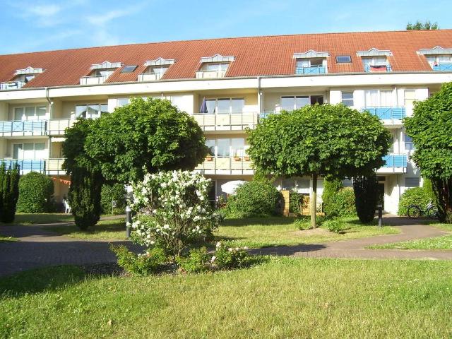 Ihre Kapitalanlage! Attraktive 2 Zimmer DG Wohnung mit Dachterrasse und TG Platz in Sürth! Erbpacht!