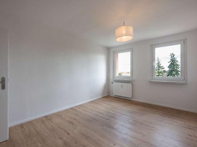Ihre renovierte 3 Zimmerwohnung mit neuer EBK & 2 Stellpl
