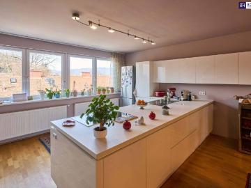 DACHGESCHOSS DER EXTRAKLASSE – Wohnen mit Stil! Sonnenterrasse, Lift und ein Investment mit Prestige