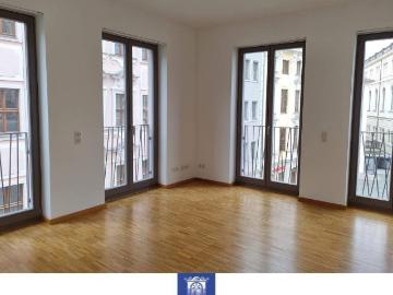 Ihre Traumwohnung mit hochwertiger Ausstattung und groÃer Loggia am Neumarkt! EBK!