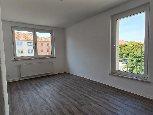 Ihren Schlüssel zum Glück finden Sie bei uns 2. OG links