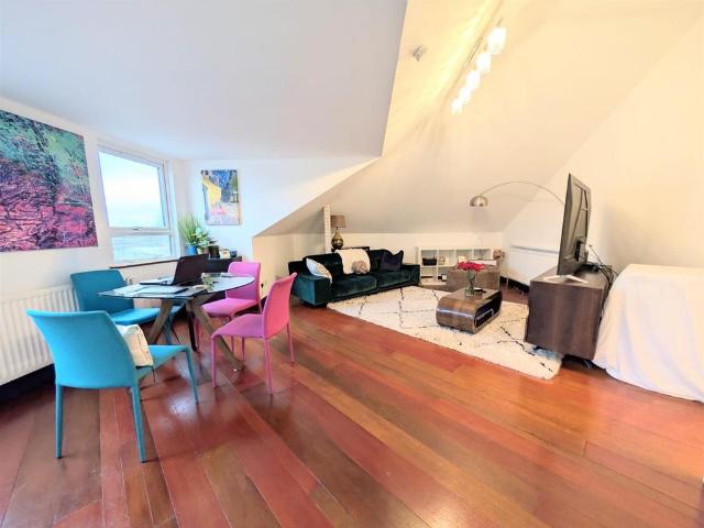 Iona Crescent, Cippenham 2 bed flat to rent £1,550 pcm £358 pw