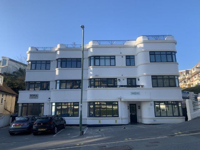 Iona 71 Sea Road, Bournemouth, BH5 2 bed apartment to rent £1,400 pcm £323 pw