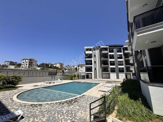 Ilıca'da Havuzlu Site İçinde Asansörlü 3+1 Lüx Daire