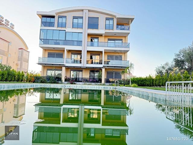 Ilıca'da Havuzlu Sitede Modern Tasarımlı 2+1 Arakat Satılık