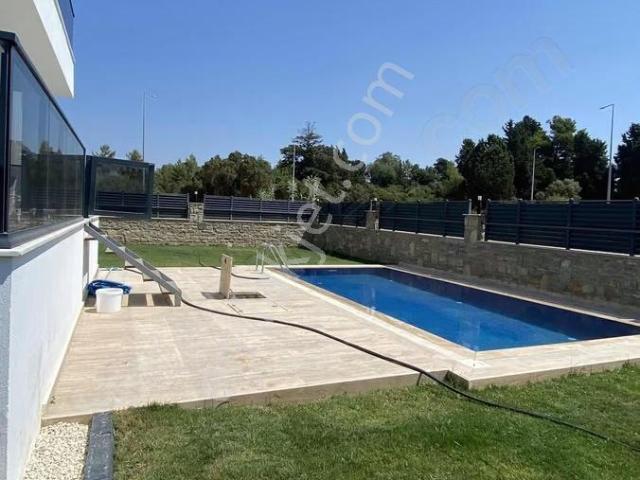 Ilıcada Kiralık Lüks Müstakil Villa