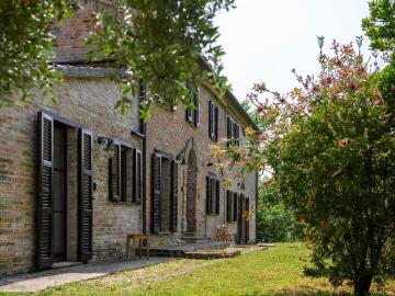 Il comune di Mondavio Bandiera Arancione dal 2003 è situat. 230m² Mondavio