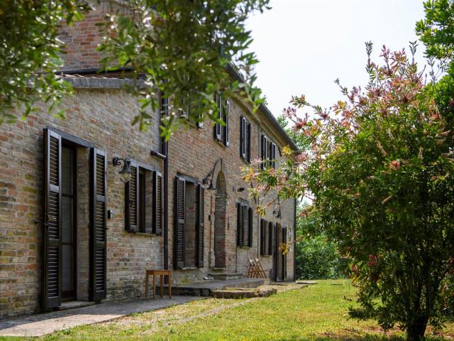 Il comune di Mondavio Bandiera Arancione dal 2003 è situat. 230m² Mondavio