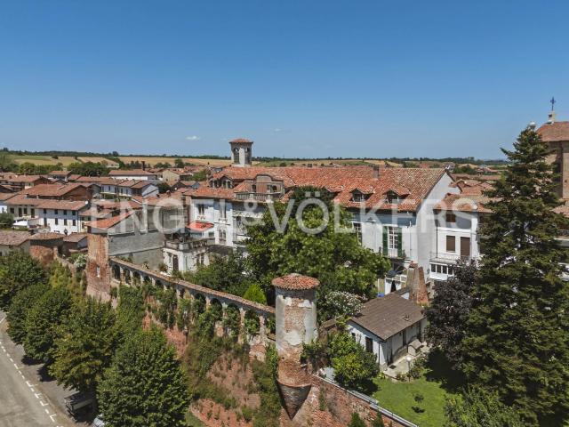 Il prestigioso Palazzo seicentesco dei Marchesi Moscheni 1200m² Bergamasco