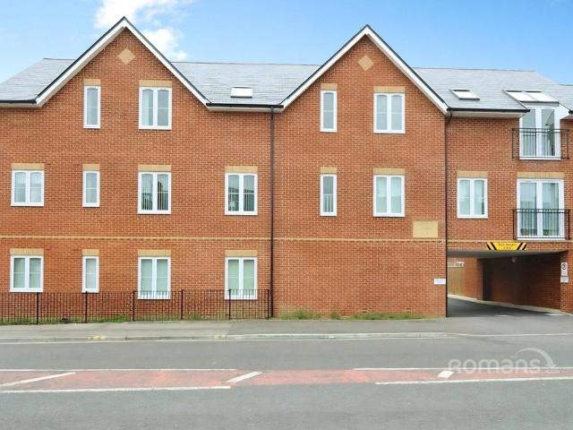 Ilmdeen Court, 33 Queens Road. 2 bed flat to rent £1,350 pcm £312 pw