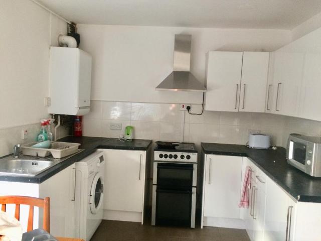 Ilmington Road, Bartley Green, B29 5LH, United Kingdom | 3 bed townhouse for rent #85169272 | Rentberry