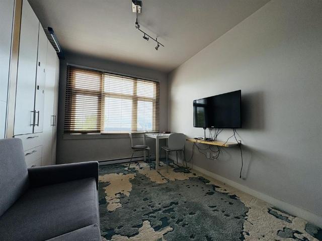Ilo Quartier SJB Loft Studio Entièrement Meublé à Louer Saint Jean Baptiste Août 2026