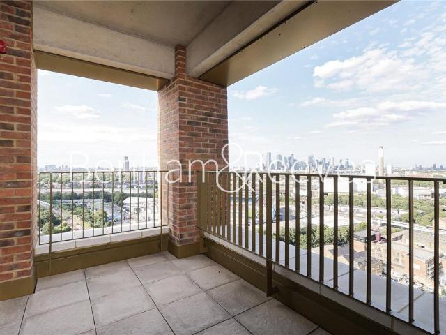 Ilderton Road, London, SE15 2 bed apartment to rent £2,700 pcm £623 pw