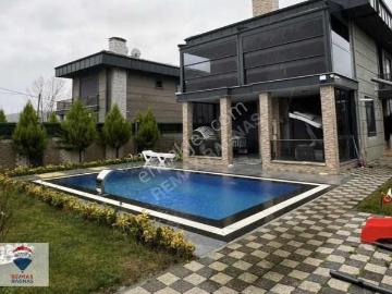 Şile Ahmetli' De Seçkin Konumda 4+1 Satılık Havuzlu Villa
