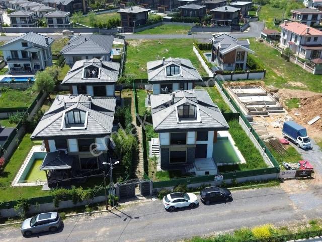 Şile Çavuş Mah Sıfır 408m2 Bahçe İçinde Müstakil Havuzlu Villa