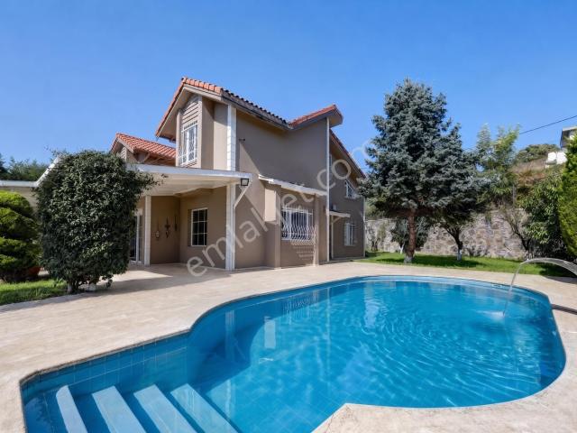 Şile Balibey 600 M2 Arsa İçerisinde Havuzlu Eşyalı Kiralık Villa