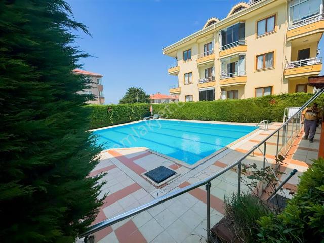 Şile Koru Evlerinde Deniz Manzaralı Kiralık Çatı Dubleks Daire