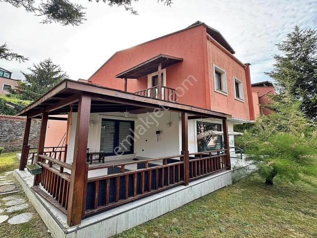 Şile İmrendere'de Site İçi Güvenlikli 4+1 Satılık Villa