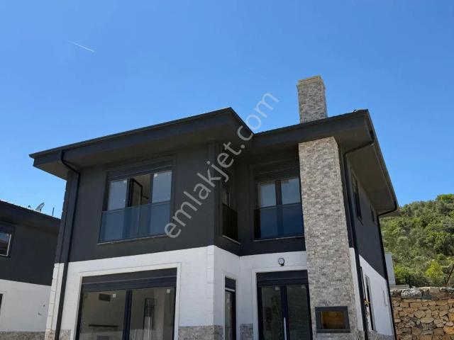 Şile İmrenli Mahallesinde Satılık Sıfır 4+1villa