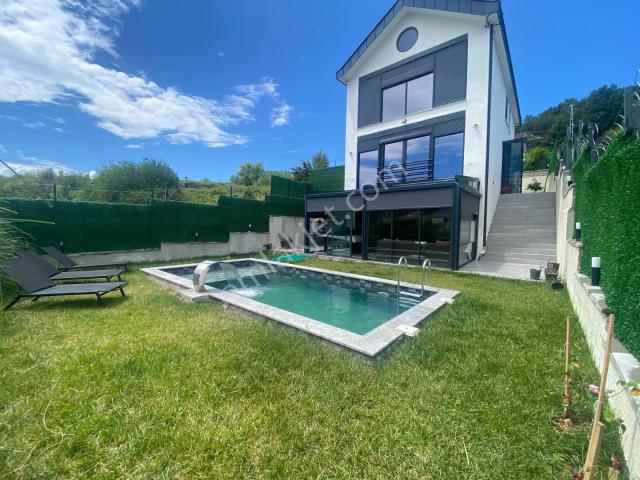 Şile İmrenlide Deniz Manzaralı 365 M² 4+1 Ultra 4+1lüks Müstkl
