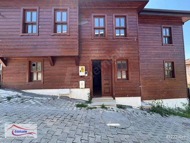 Şile Merkezde, 4+1, Otoparklı, Bahçeli Müstakil Ev
