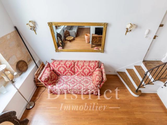 Ile Saint Louis. Grand 2 pièces de caractère de 57m²