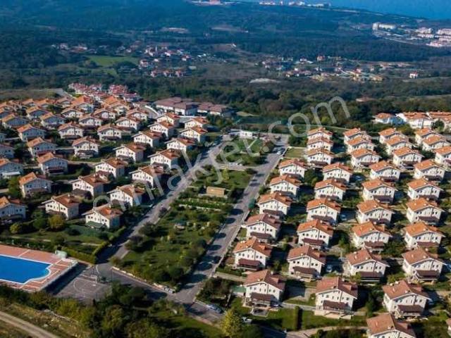 Remax Anka'dan Salkım Sitesinde Kiralık 5+1 Müstakil Villa