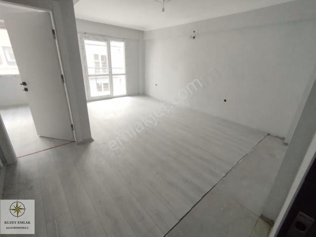 Çilek Bahçesi Civarı 1+1 Asansörlü Otoparklı Sıfır !