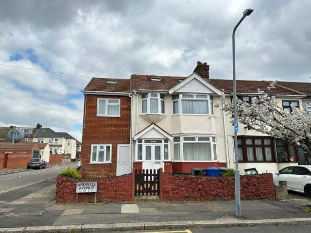 Ilford IG6 1 bed in a house share to rent £725 pcm £167 pw