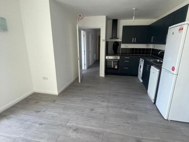 ilford IG1 2 bed flat to rent £2,000 pcm £462 pw