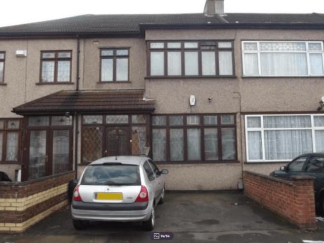 Ilford, IG1 3 bed terraced house to rent £2,350 pcm £542 pw