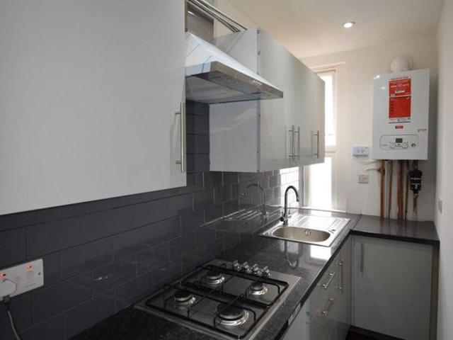 Ilford IG3, 1 bed flat to rent, £1,350 pcm | PrimeLocation
