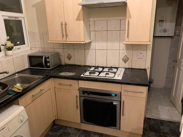 Ilford IG3, 1 bed flat to rent, £1,550 pcm | PrimeLocation