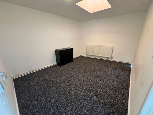 Ilford IG3, 2 bed shared accommodation to rent, £1,600 pcm | PrimeLocation