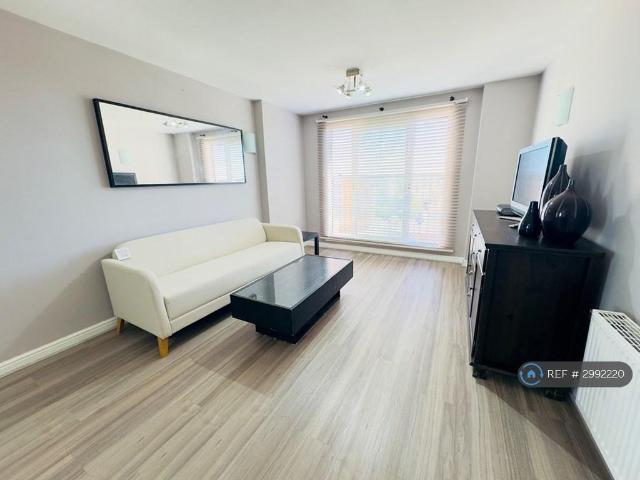 Ilford, Ilford, IG1 2 bed flat to rent £1,845 pcm £426 pw