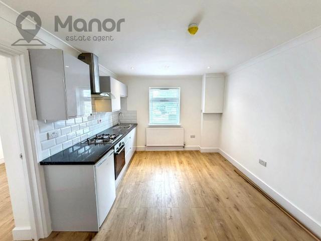 Ilford Lane, Ilford IG1, 1 bed flat to rent, £1,500 pcm | PrimeLocation