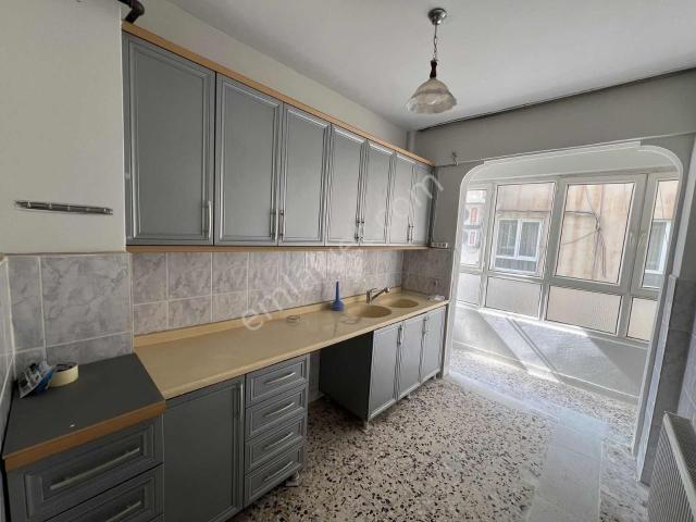 ilke Emlaktan*merkezi Konumda Kiralık 3+1 Arakat Daire