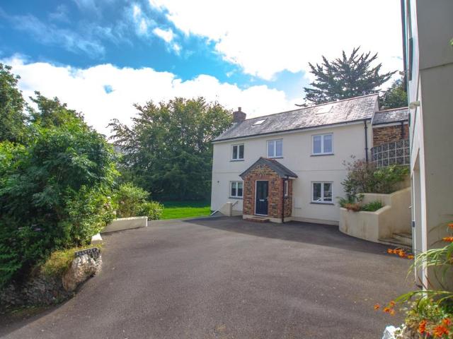 Illypit New Road, Boscastle 3 bed detached house to rent £1,800 pcm £415 pw