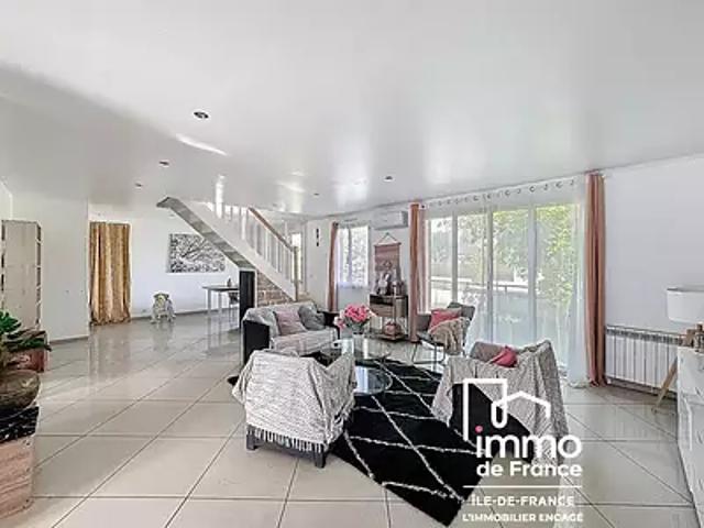 Illiers Combray 28120 Achat / Vente maison 5 pièces t5 au dernier étage piscine