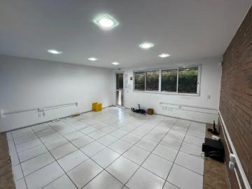 Prédio Comercial de Esquina – 9 Salas, Auditório e 15 Vagas – Localização Premium