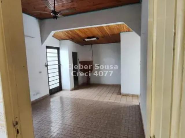 Imóvel amplo em excelente localização!