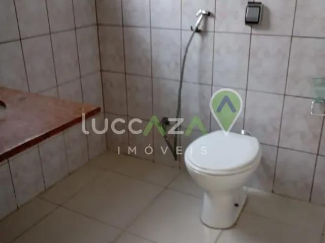 Imóvel de 3 quartos com suíte e 2 vagas de garagem no Conjunto São Benedito, Jacareí SP: Casa para v