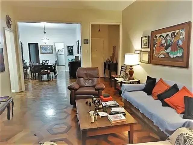 Imóvel para venda tem 145 metros quadrados com 4 quartos em Copacabana Rio de Janeiro RJ