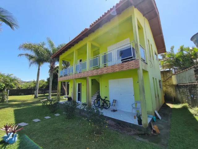 Imóvel para venda tem 200 metros quadrados com 7 quartos em Barra da Lagoa Florianópolis SC