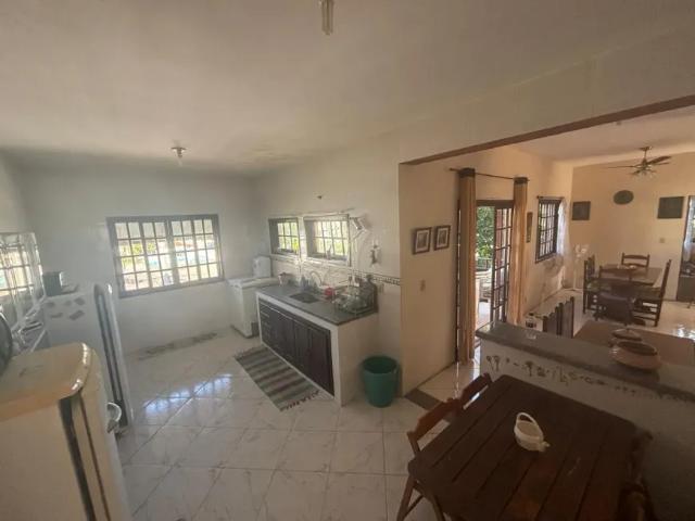 Imóvel para venda tem 320 metros quadrados com 6 quartos em Bacaxá Saquarema RJ