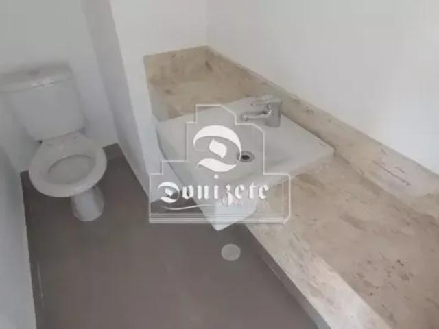 Imóvel para venda possui 134 metros quadrados com 3 quartos em Jardim Santo André SP