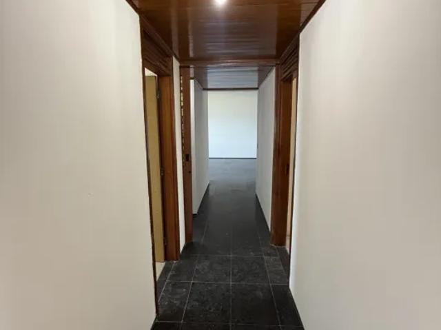 Imóvel para venda possui 264 metros quadrados com 5 quartos em Tabuba Caucaia CE