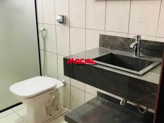 Imóvel para aluguel com 250 metros quadrados com 4 quartos