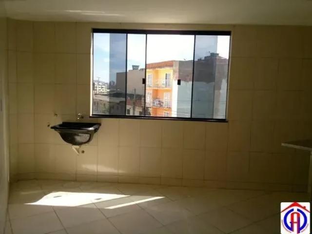 Imóvel para aluguel possui 80 metros quadrados com 2 quartos em Guará II Brasília DF