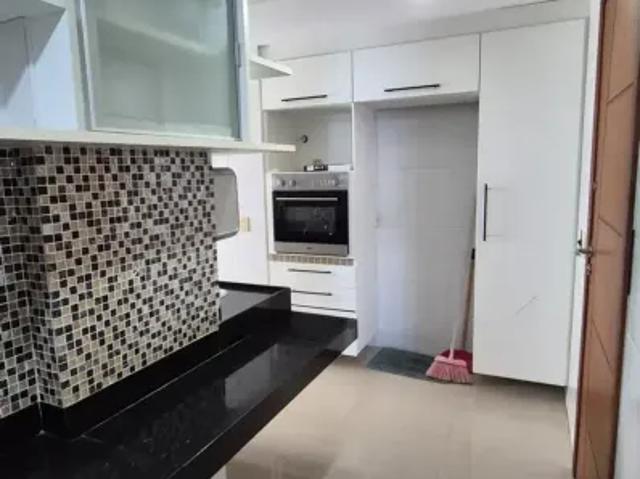 Imóvel para aluguel possui 184 metros quadrados com 3 quartos em Cavaleiros Macaé RJ